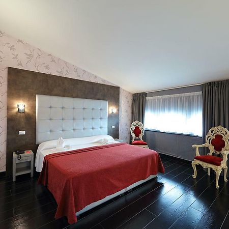 Hotel Relax Roma Nord Фиано Романо Екстериор снимка